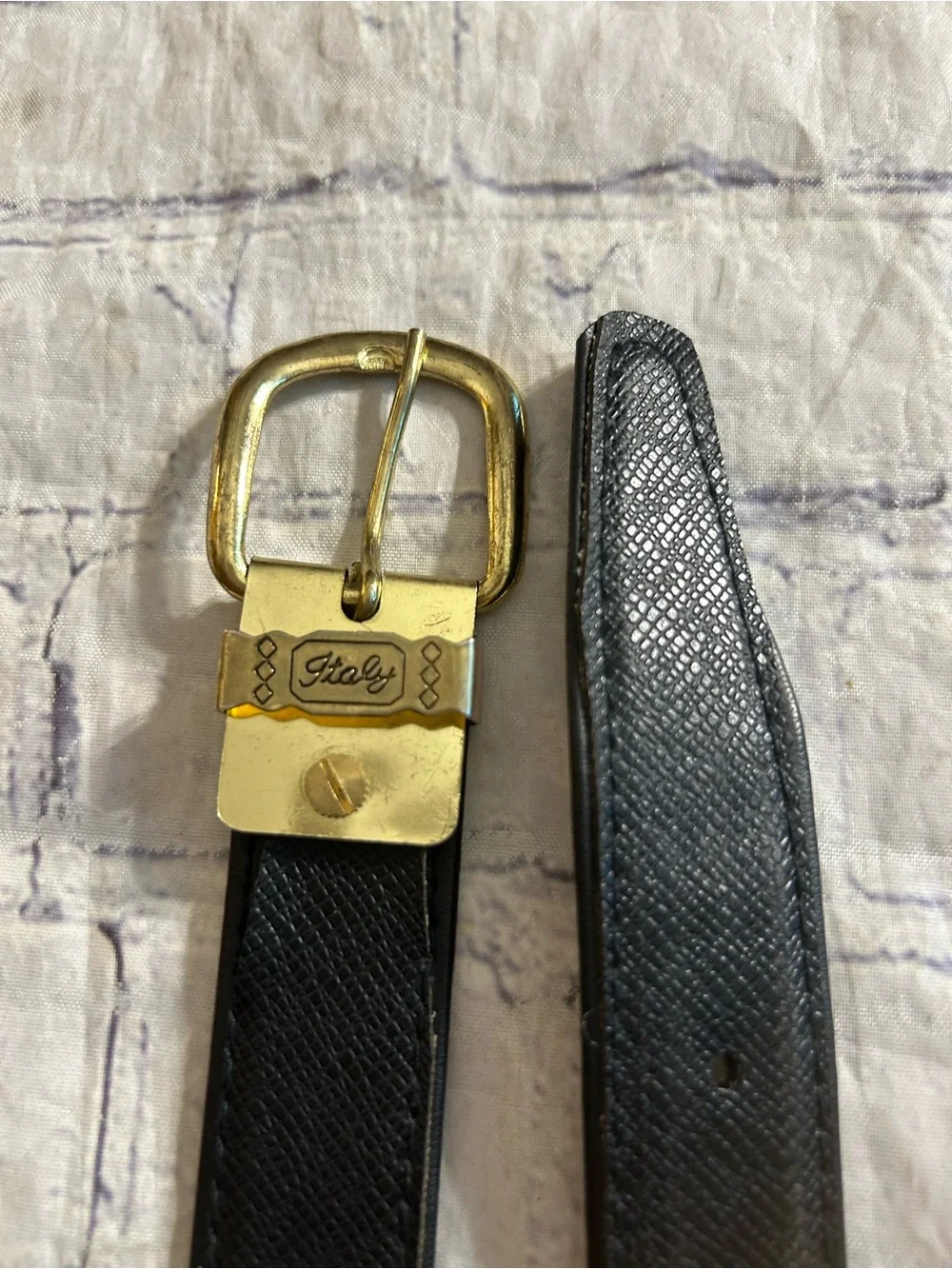 VINTAGE LOT OF (2) BLACK BELTS GOLD TONE BUCKLE & TAIWAN MADE LEATHER SILVER 40